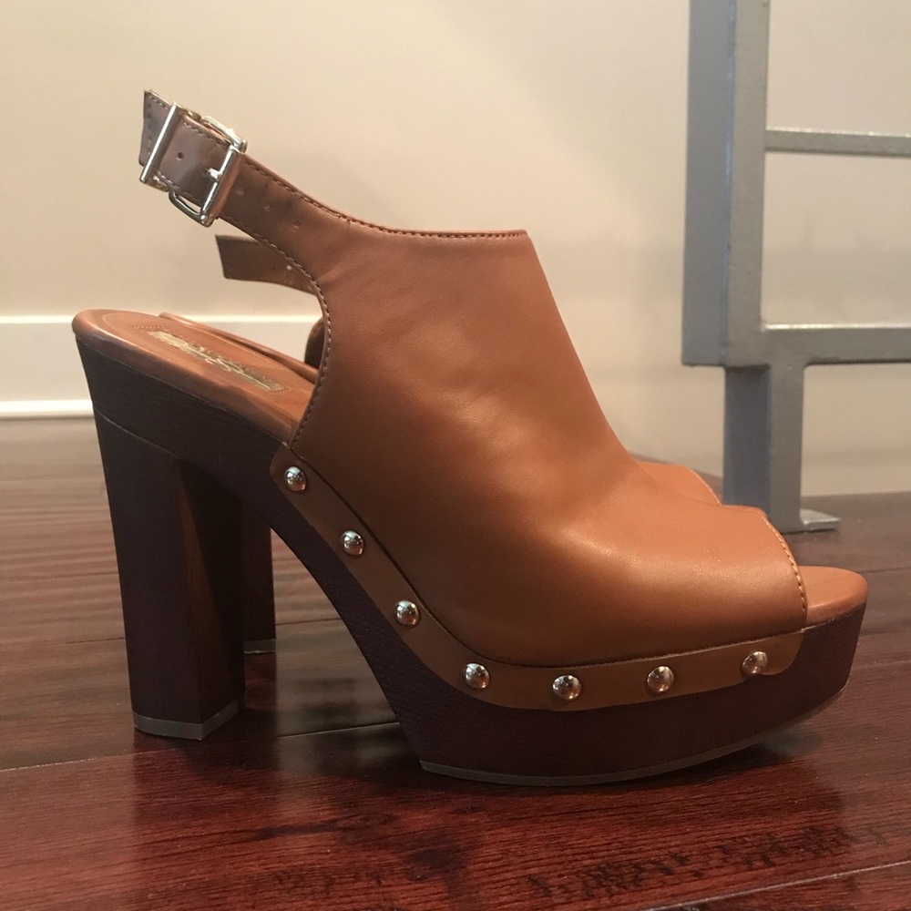Jessica Simpson Platforms